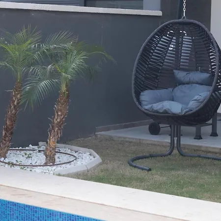 Luxurious, Modern With Private Pool In