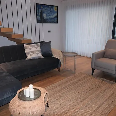 Luxurious, Modern With Private Pool In