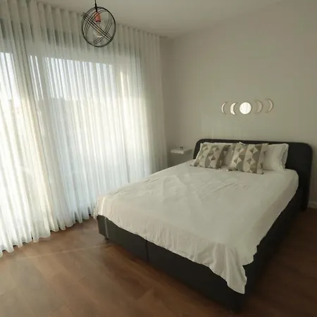 Сasa de vacaciones Luxurious, Modern With Private Pool In